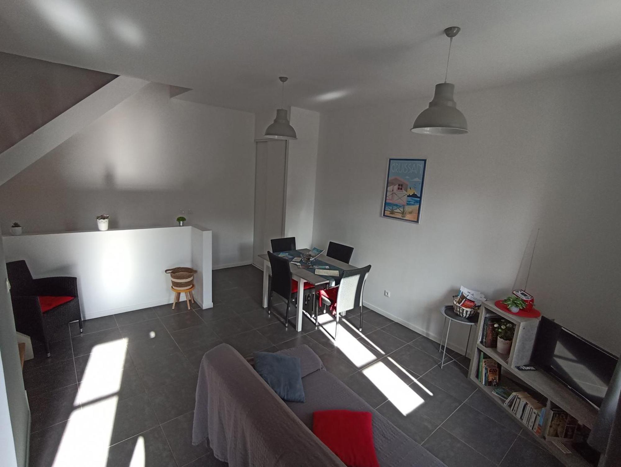 Jolie Maison Au Centre Du Village 格吕桑 外观 照片