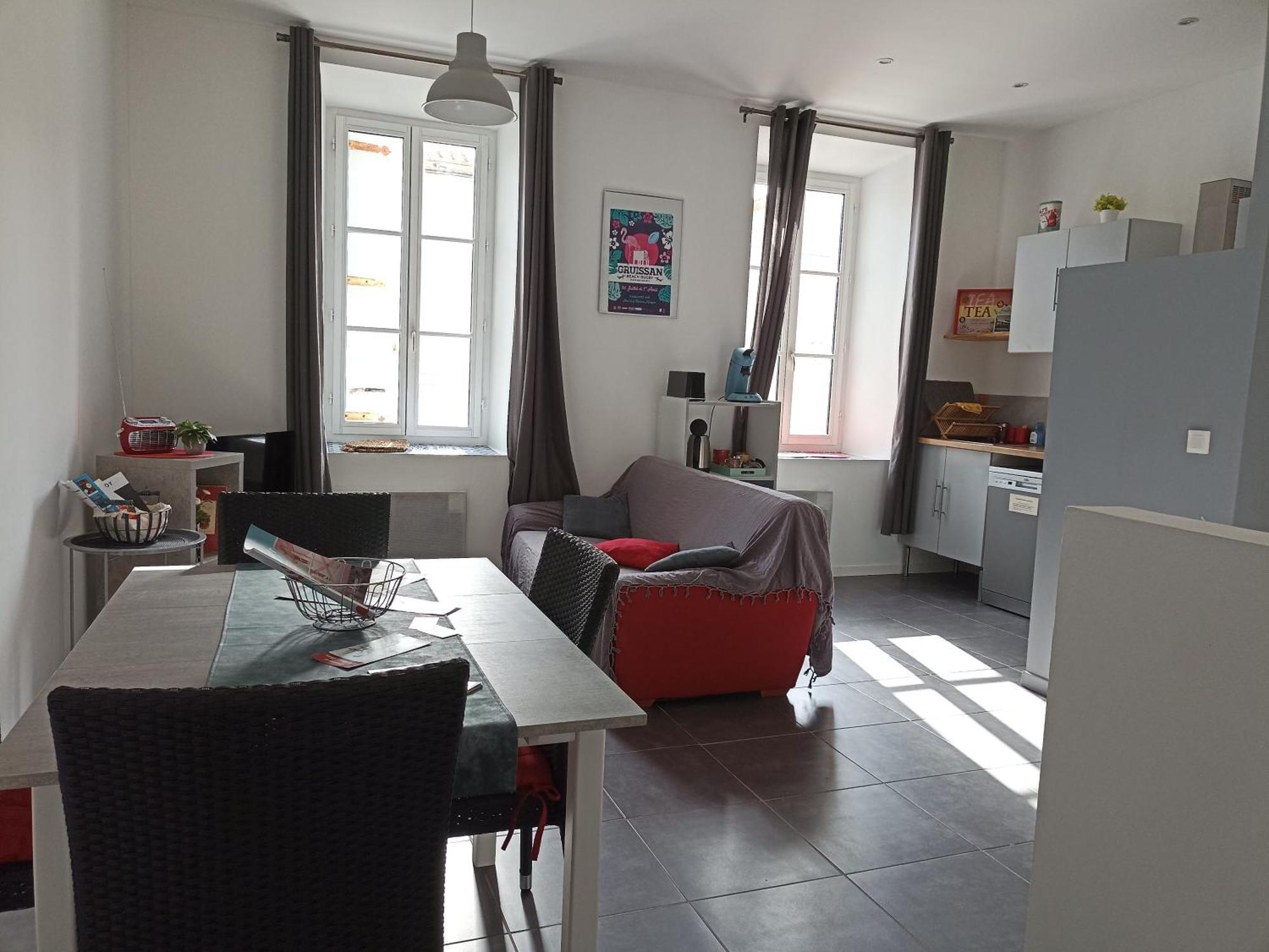 Jolie Maison Au Centre Du Village 格吕桑 外观 照片